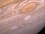 Битва гигантских циклонов на Юпитере 