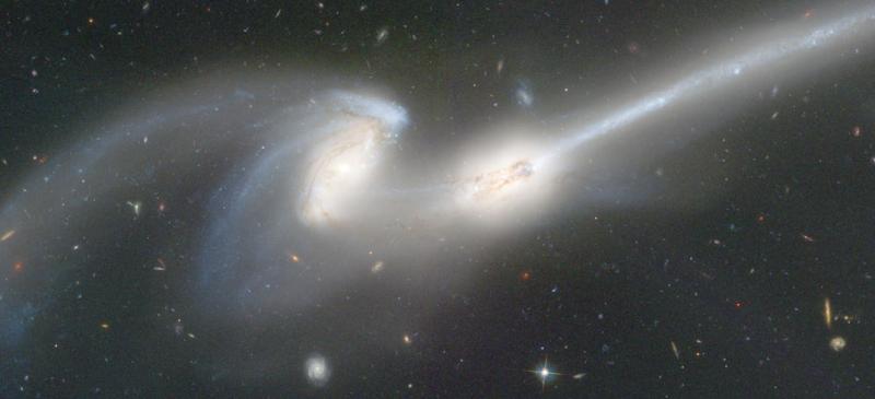 NGC 4676: когда мышки сталкиваются