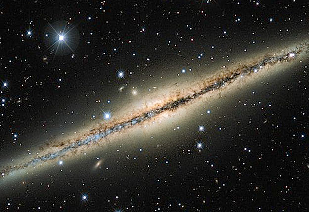 Межзвездная пыль от NGC 891