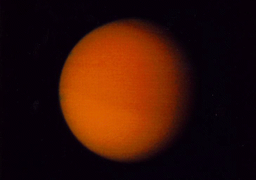 Титан - спутник Сатурна в смоге