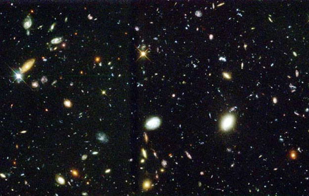 Область глубокого обзора телескопа Хаббла