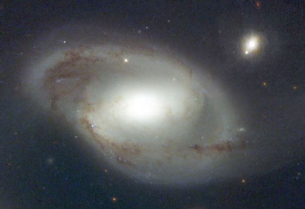 Галактика и квазар