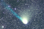Развивающийся хвост кометы Хейла-Боппа