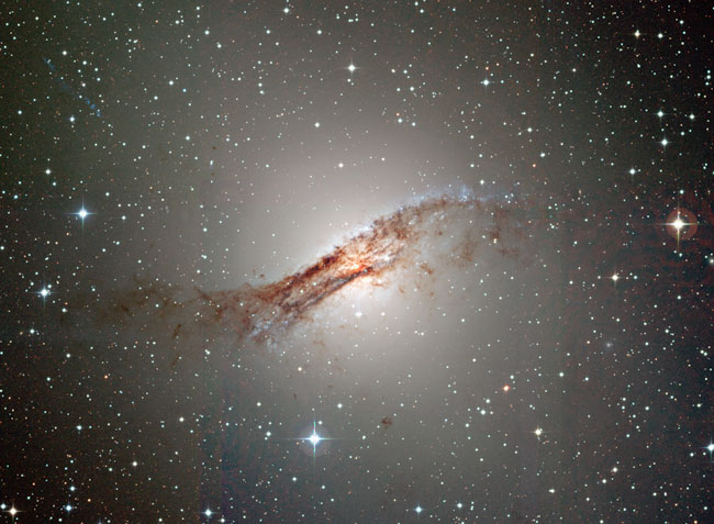 Запыленная галактика Центавр А