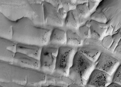 Mars: Ridges Near the South Pole