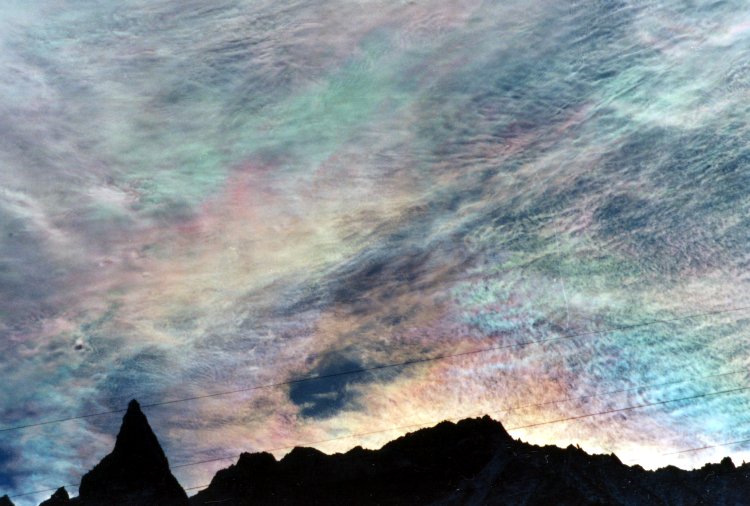 Радужные облака над Альпами