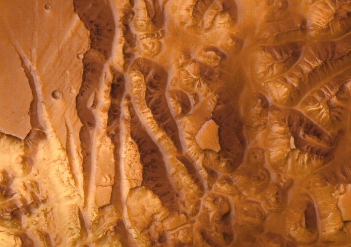 Долина Маринера: вид с аппарата "Марс-Экспресс"