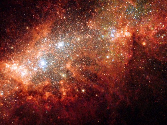 NGC 1569: звездные взрывы в маленькой галактике