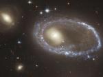 Kol'ceobraznaya galaktika AM 0644-741: vid v teleskop Habbla