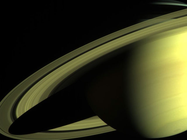 До Сатурна осталось 24 миллиона километров
