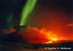 Извержение вулкана и полярное сияние в Исландии