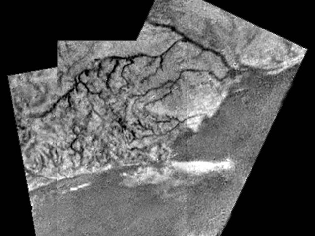 Русла рек и дно озер на спутнике Сатурна Титане