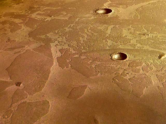 Необычные плиты на Марсе