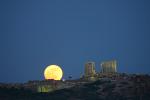 Восход Луны, мыс Сауньон, Греция