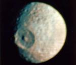 Mimas - malen'kaya luna s bol'shim kraterom