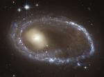 Кольцеобразная галактика AM 0644-741 в телескоп им. Хаббла