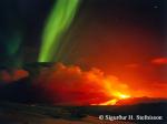 Извержение вулкана и полярные сияния в Исландии