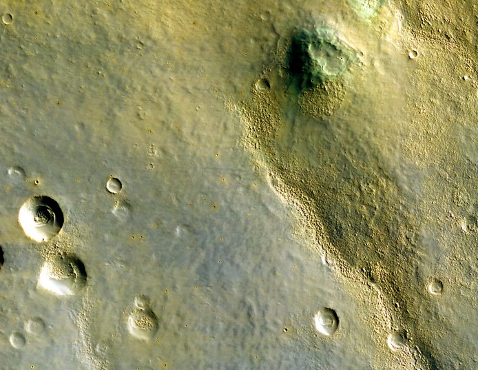 Камера HiRISE получила изображения Марса