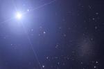 Yarkii Regul okolo karlikovoi galaktiki Leo-I