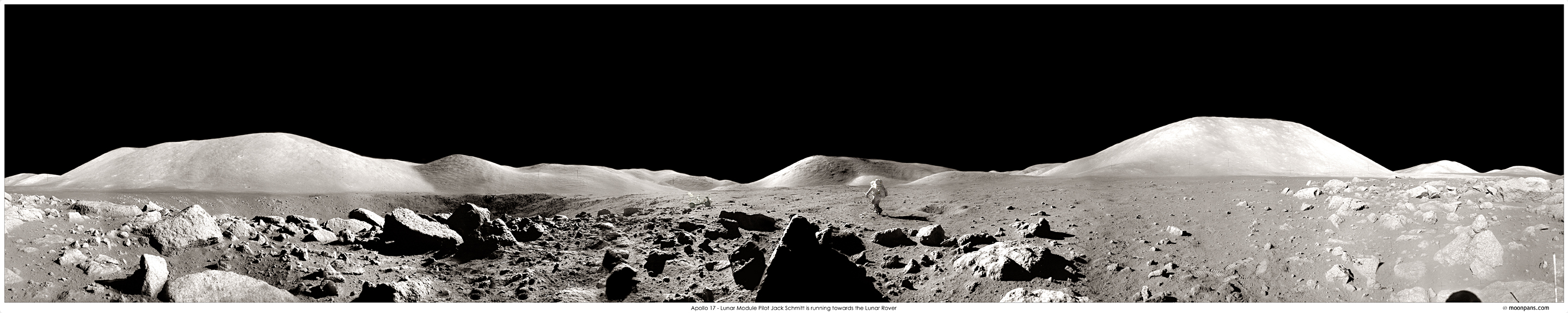 Панорама с Аполлона-17: бегущий астронавт