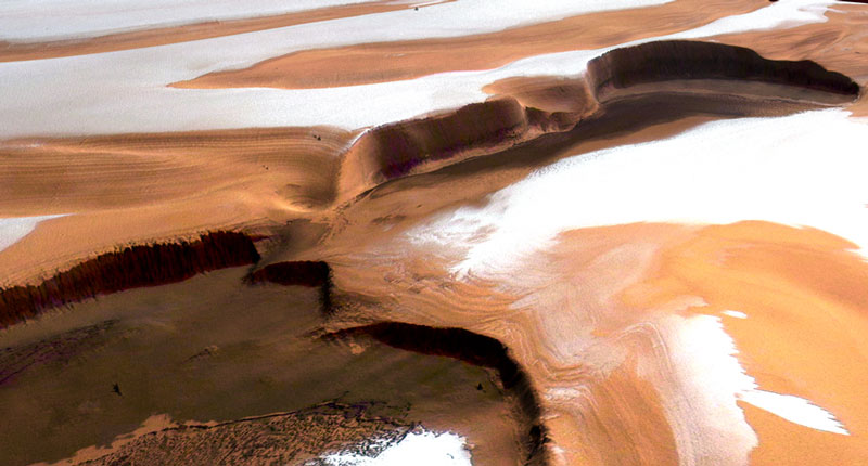 Steep Cliffs on Mars
