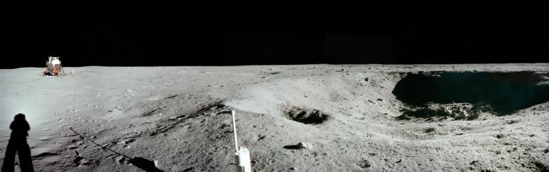 Aполлон-11: панорама Восточного кратера