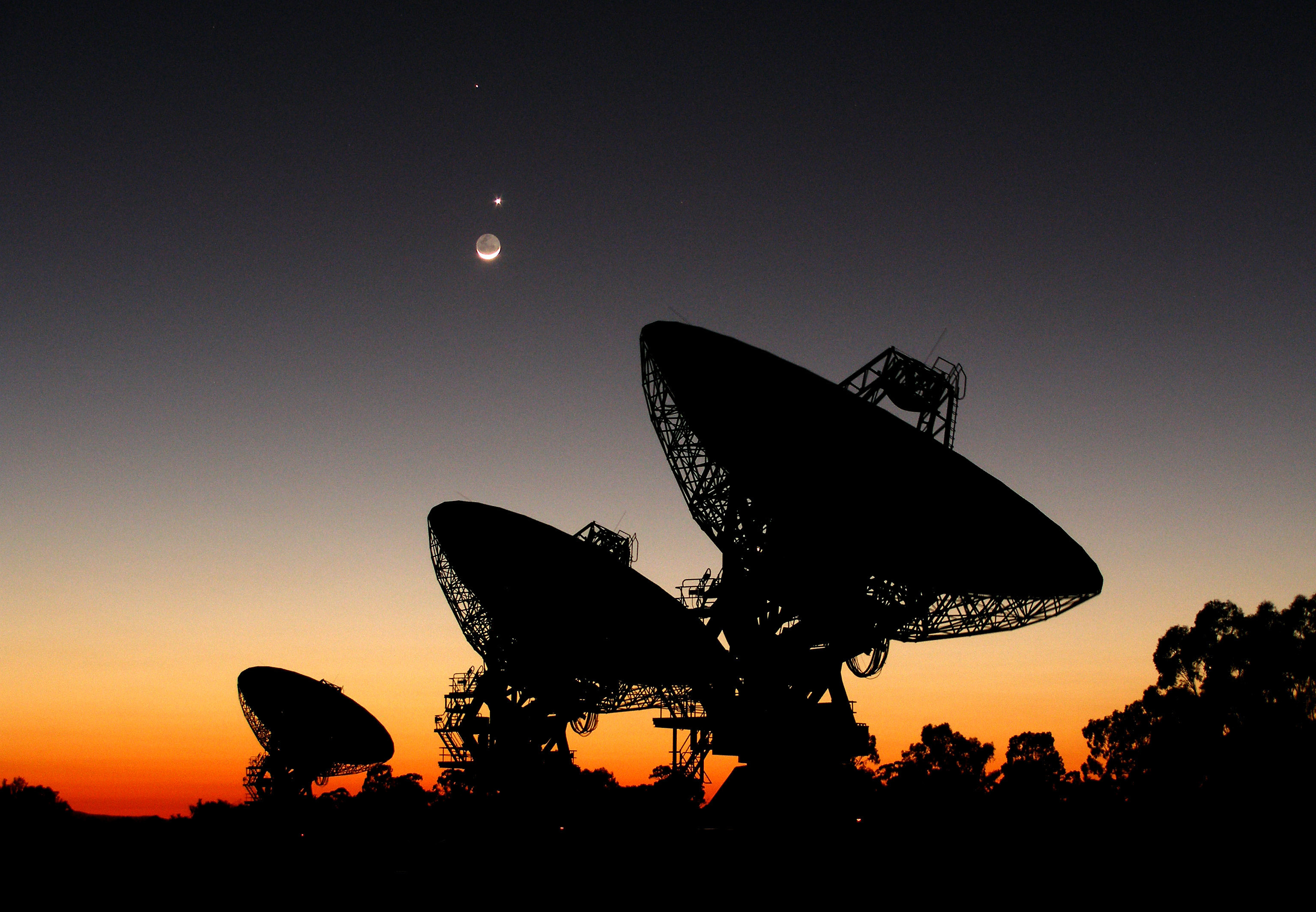 Planets Align Over Australian Radio Telescope Array