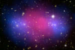 MACSJ0025: stolknovenie dvuh gigantskih skoplenii galaktik