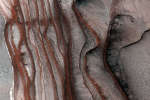 Ярусы скал на севере Марса