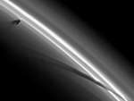 Прометей создает потоки в кольцах Сатурна