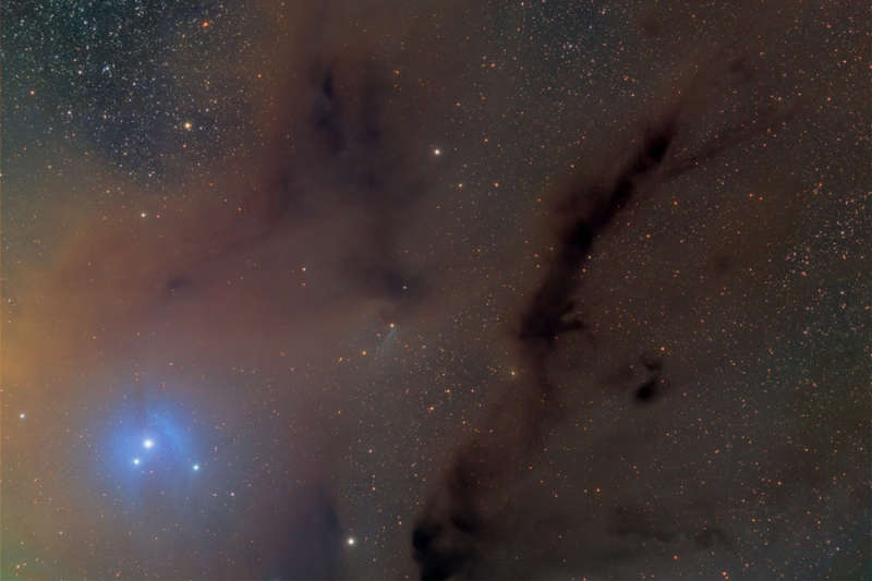 Streaming Dark Nebulas near B44