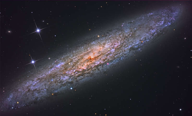 NGC 253: zapylennaya galaktika