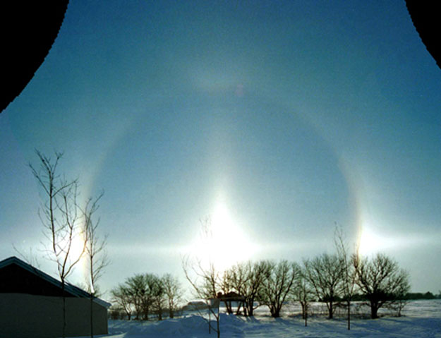 Ореол вокруг Солнца во время Зимнего солнцестояния