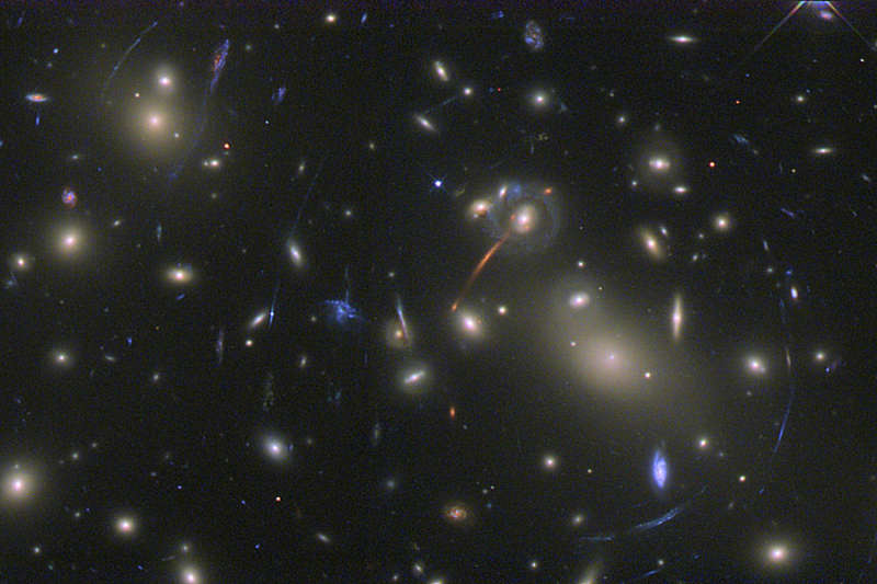 Abell 2218: A Galaxy Cluster Lens