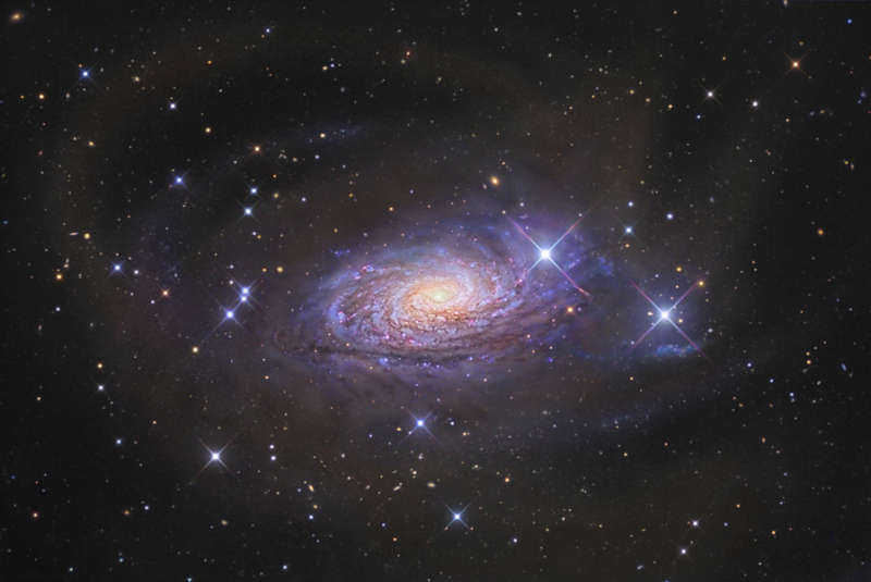Звездные потоки и галактика Подсолнух