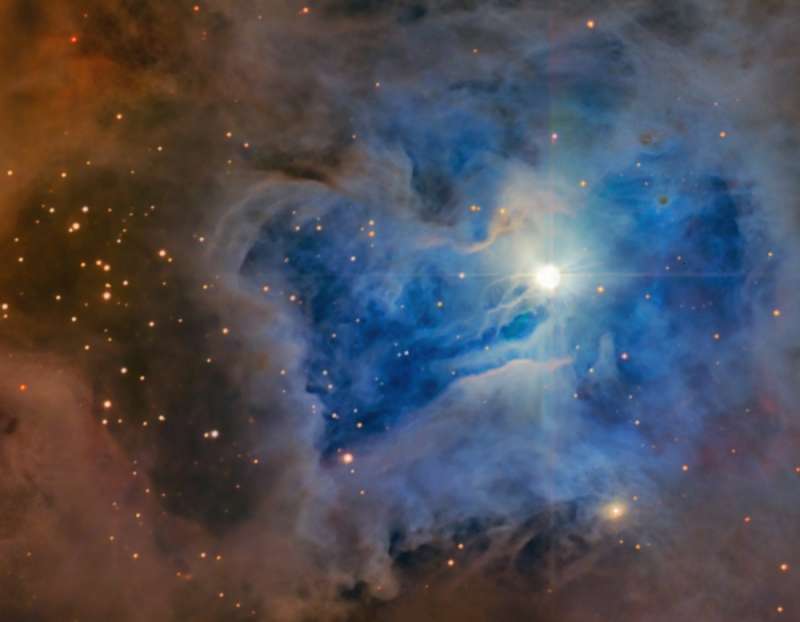 NGC 7023: tumannost' Iris.
