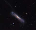 NGC 3628: галактика, видимая с ребра