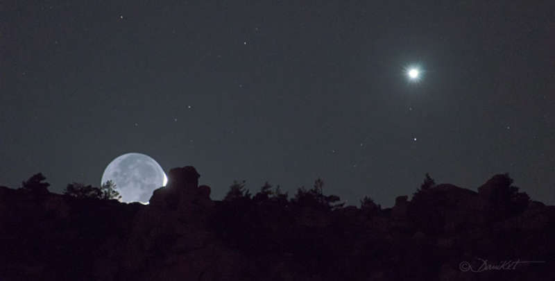 Earthshine and Venus Over Sierra de Guadarrama
