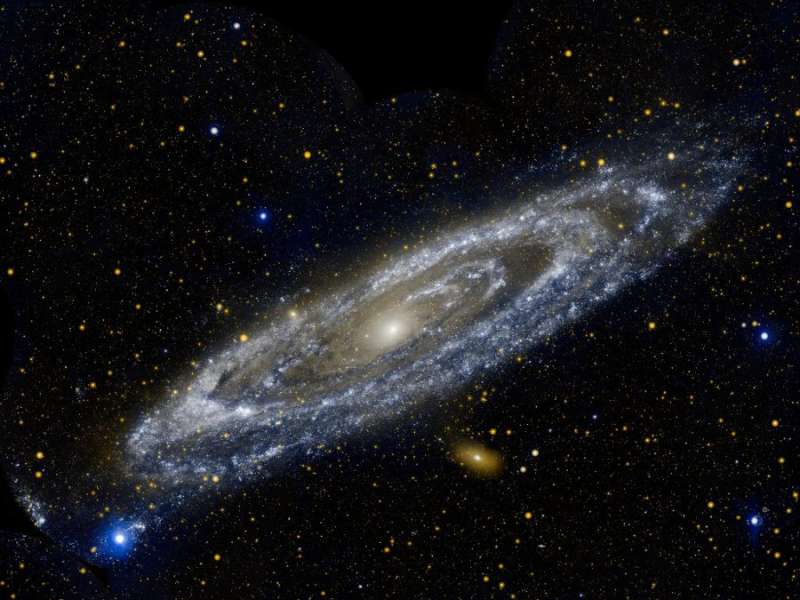 Галактика Андромеды: вид со спутника GALEX