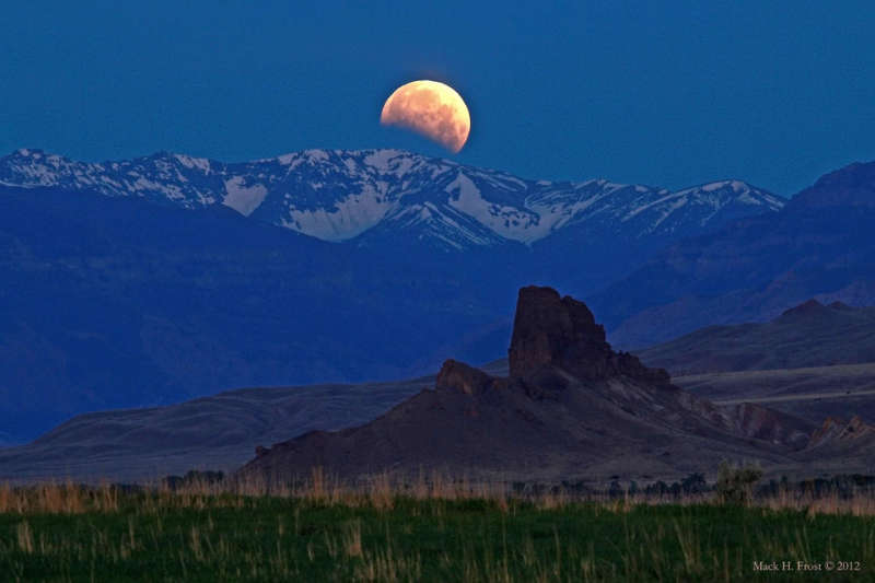 Луна над Вайомингом во время затмения