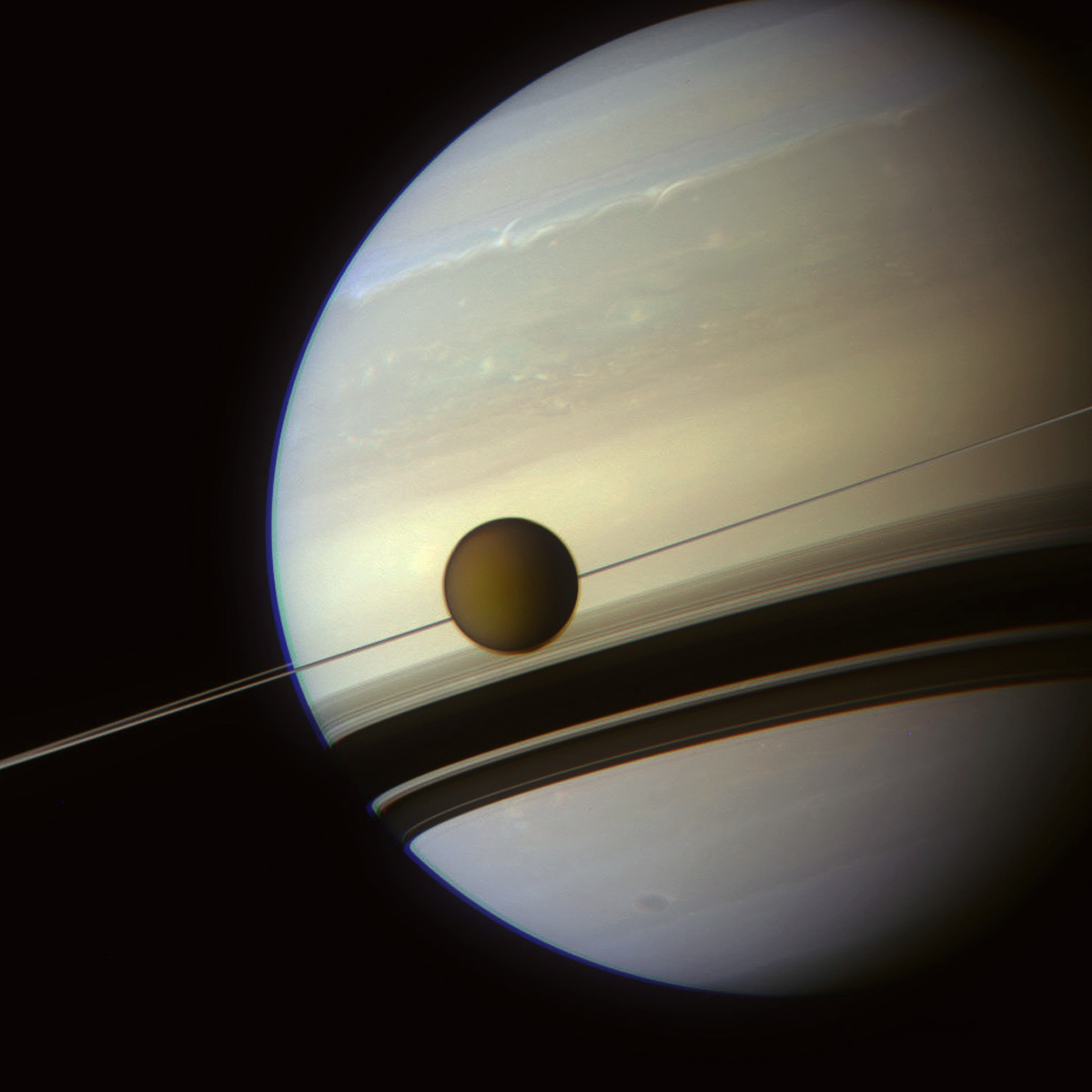 В тени колец Сатурна