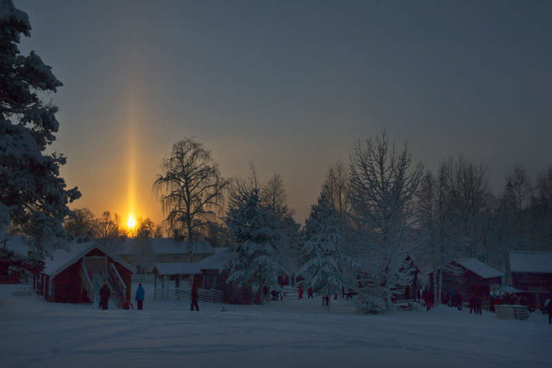 Солнечная колонна над Швецией