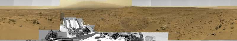 Panorama oblasti Rok-Nest na Marse ot K'yurioziti