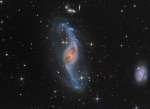 Vzaimodeistvuyushaya galaktika NGC 3718