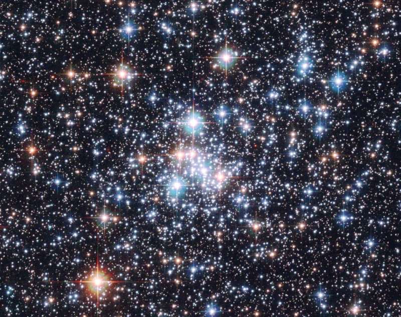 Рассеянное скопление NGC 290: звёздная шкатулка драгоценностей