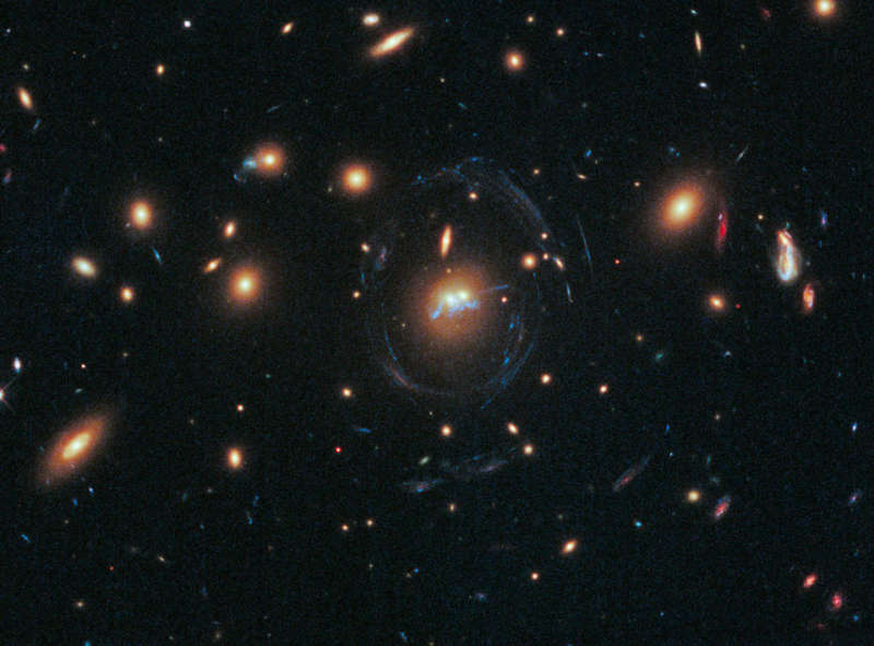 A Blue Bridge of Stars between Cluster Galaxies