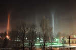 Необычные столбы света над Латвией