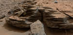 Слоистые камни недалеко от Маунт-Шарп на Марсе