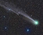 Длинный хвост кометы Лавджоя и Маленькая Гантель