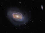 Однорукавная спиральная галактика NGC 4725